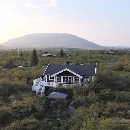 Golden Circle Vacation Home With Hot Tub & Fire Place Selfoss Exteriér fotografie